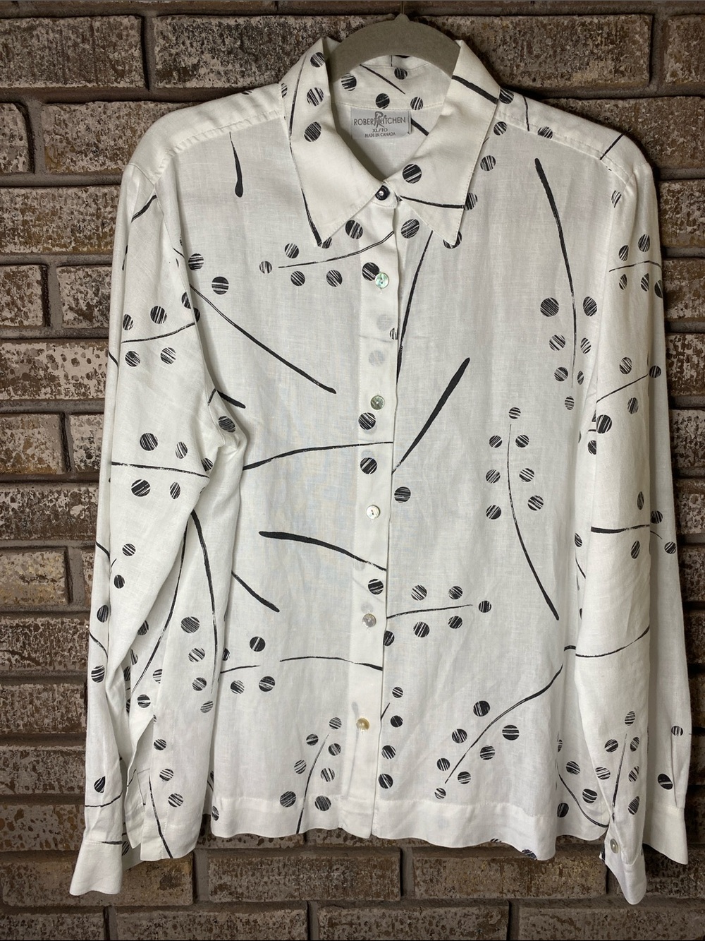 Robert Graham White Long-Sleeve Linen Button Front Shirt with Black Motif
